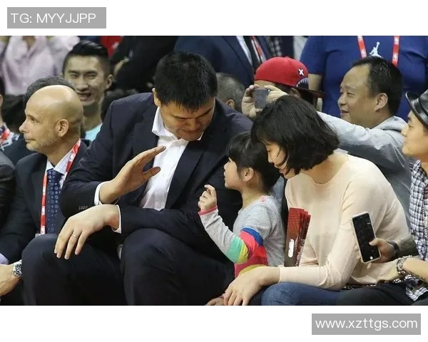 姚明女儿首次独自出门引发媒体关注展现自信与成长魅力 姚明女儿首次独自出门引发媒体关注展现自信与成长魅力