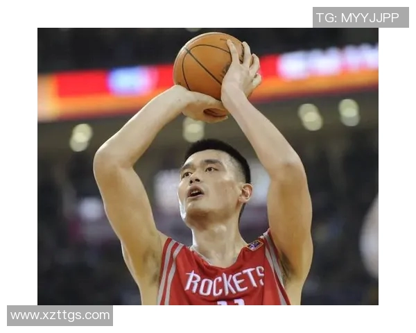 姚明露出笑容的背后故事与篮球生涯的辉煌瞬间回顾