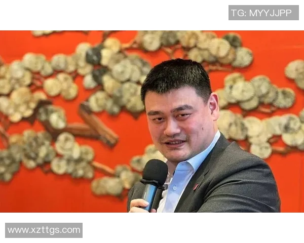 姚明现身英国引发热议与当地球迷亲密互动展现友好形象