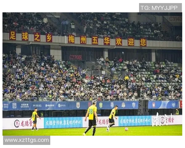 香港足球明星队精彩表现谁为球队进球助力展现风采