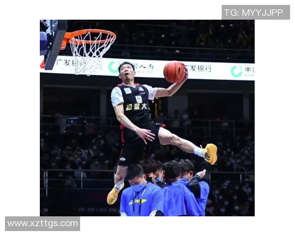 篮球明星快手带你领略扣篮的魅力与技巧，感受篮球场上的激情与荣耀